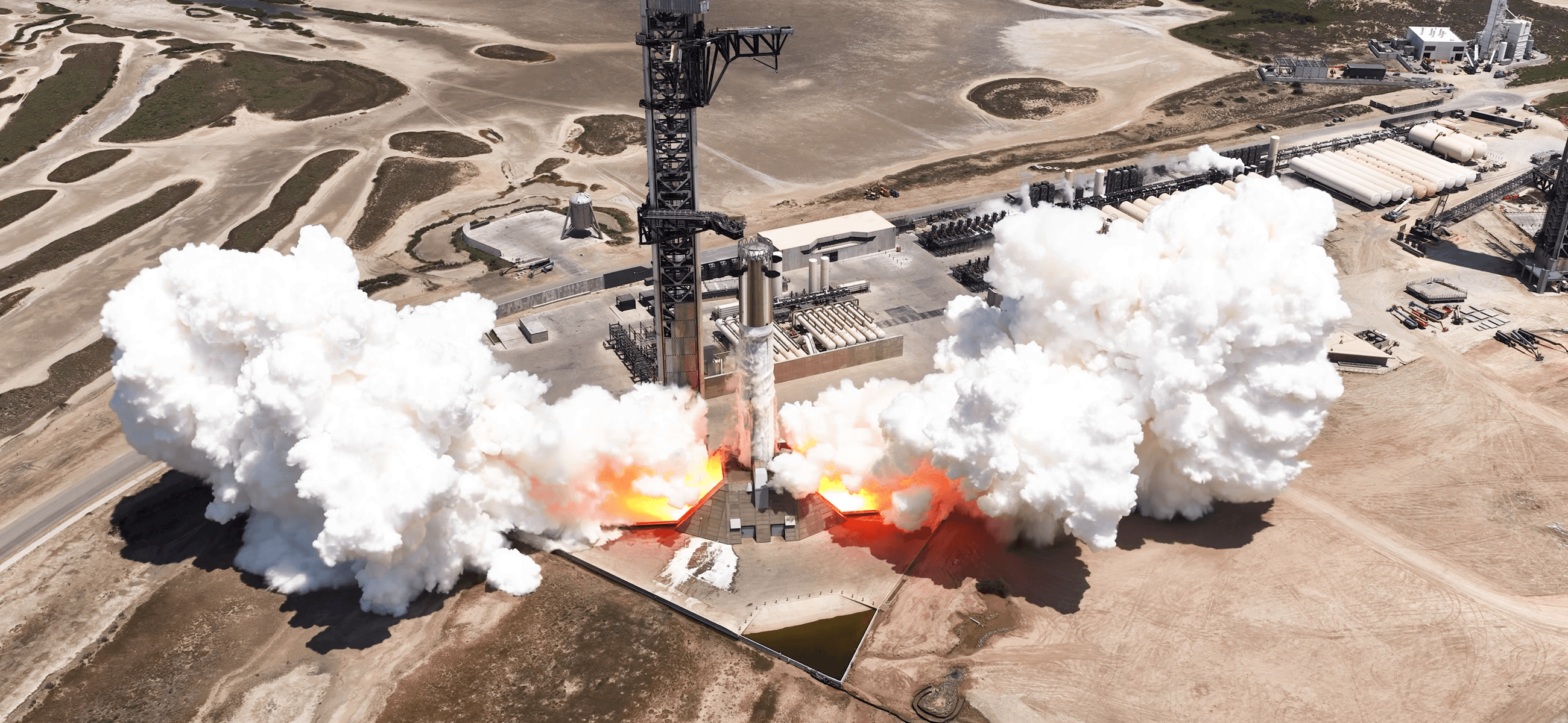 Official SpaceX Flight 14 Starship mission image at Starbase, Texas